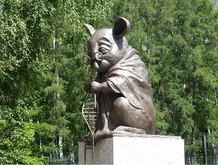 Monument to lab mouse in Novosibirsk, Russia