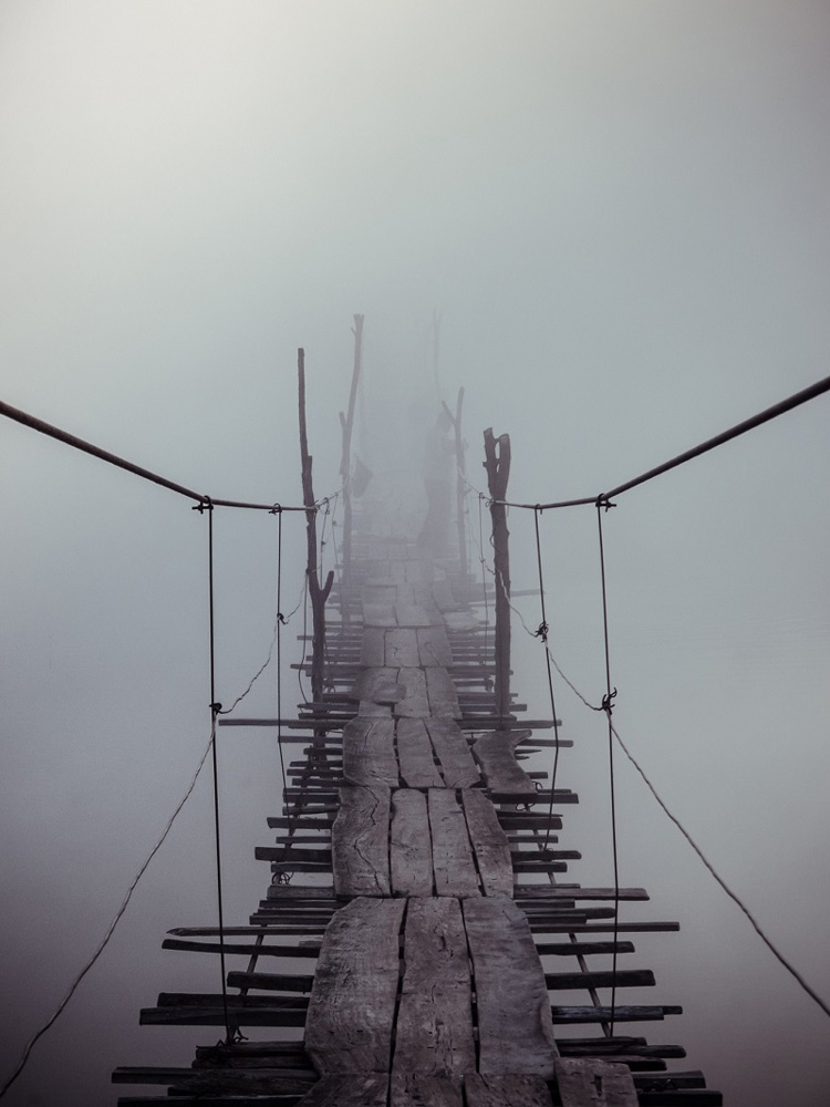 Foggy bridge, fot. Evgen Andruschenko | Anna Myszkowska na ścianie powiesiłaby...